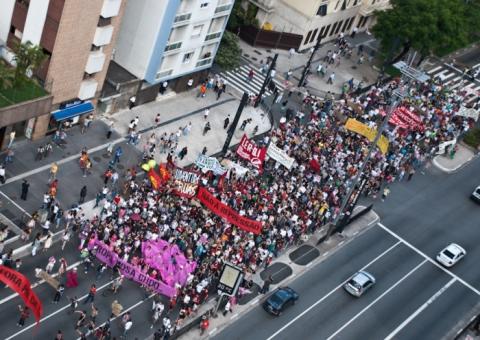 Manifestação contra PEC 37 fecha a Avenida Paulista